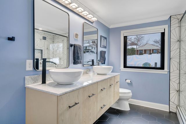 2352 Cantle LN, Roanoke, VA 24018