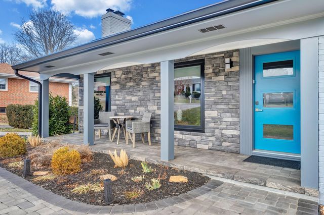 2352 Cantle LN, Roanoke, VA 24018