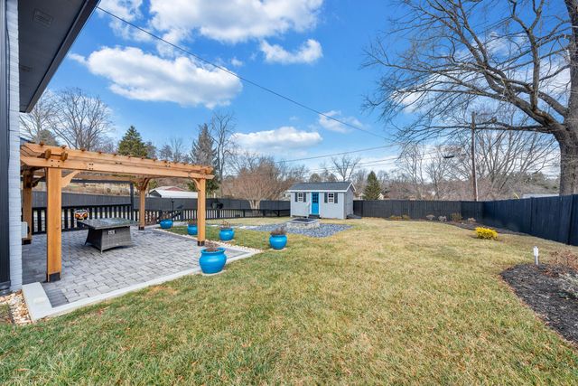 2352 Cantle LN, Roanoke, VA 24018