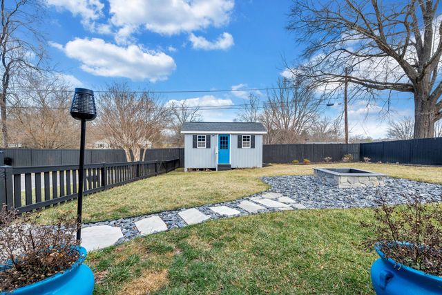 2352 Cantle LN, Roanoke, VA 24018