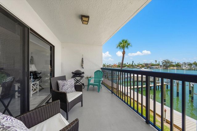 3111 PASS A GRILLE WAY 110, St Petersburg, FL 33706