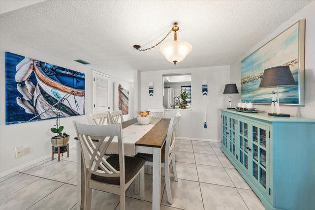 3111 PASS A GRILLE WAY 110, St Petersburg, FL 33706