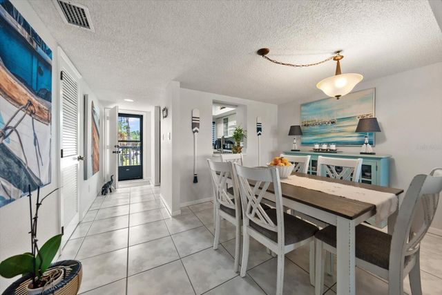 3111 PASS A GRILLE WAY 110, St Petersburg, FL 33706