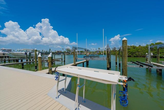 3111 PASS A GRILLE WAY 110, St Petersburg, FL 33706