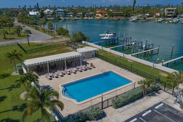3111 PASS A GRILLE WAY 110, St Petersburg, FL 33706