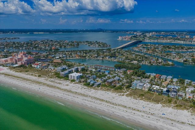 3111 PASS A GRILLE WAY 110, St Petersburg, FL 33706