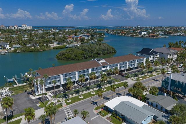 3111 PASS A GRILLE WAY 110, St Petersburg, FL 33706
