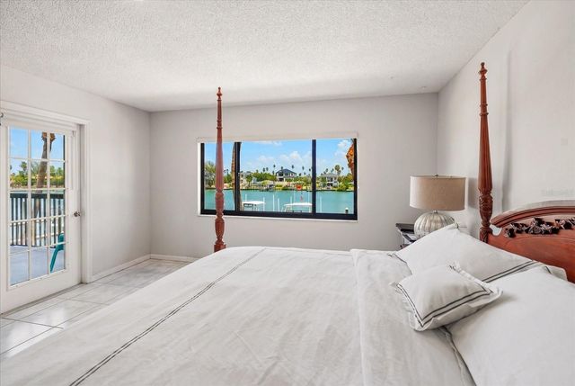 3111 PASS A GRILLE WAY 110, St Petersburg, FL 33706