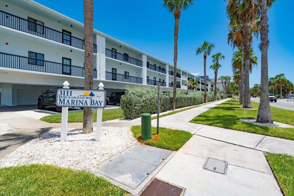 3111 PASS A GRILLE WAY 110, St Petersburg, FL 33706