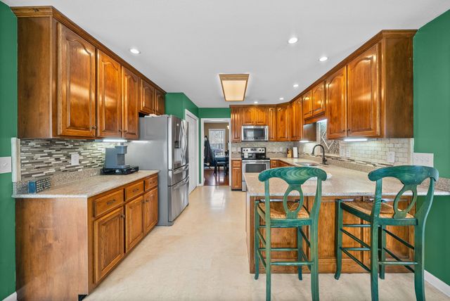 546 Christel Springs Dr, Clarksville, TN 37043