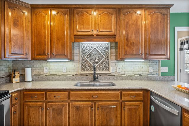 546 Christel Springs Dr, Clarksville, TN 37043