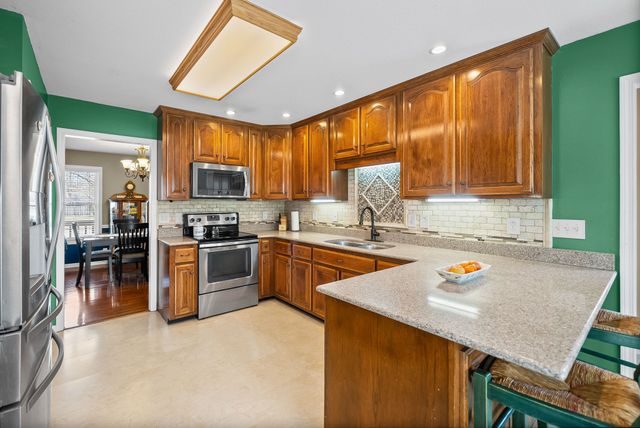 546 Christel Springs Dr, Clarksville, TN 37043