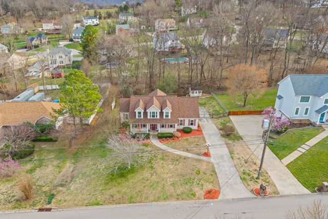 546 Christel Springs Dr, Clarksville, TN 37043