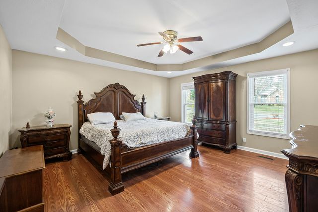 546 Christel Springs Dr, Clarksville, TN 37043