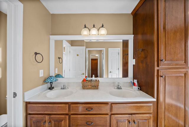 546 Christel Springs Dr, Clarksville, TN 37043