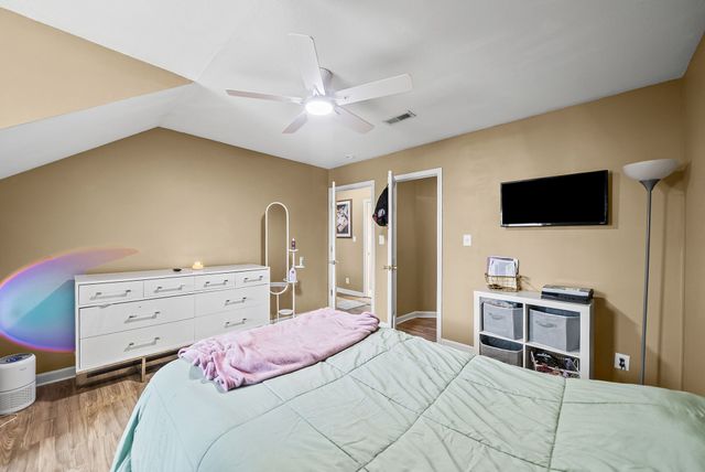 546 Christel Springs Dr, Clarksville, TN 37043