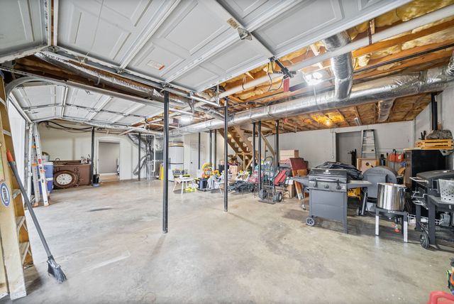 546 Christel Springs Dr, Clarksville, TN 37043