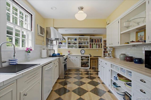 531 Weaver Street, Larchmont, NY 10538