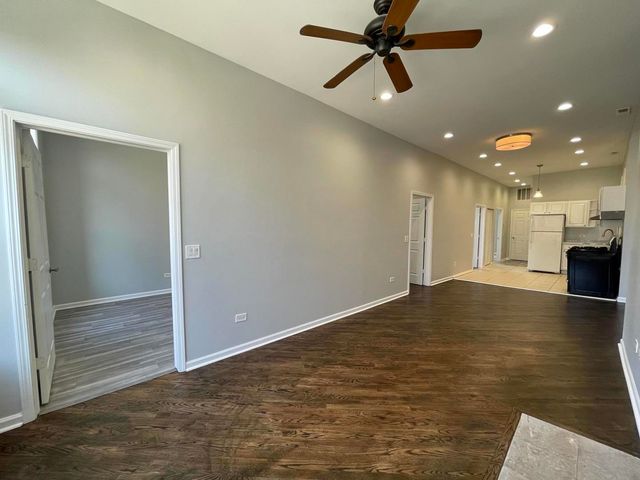 321 S Whipple Street 2, Chicago, IL 60612