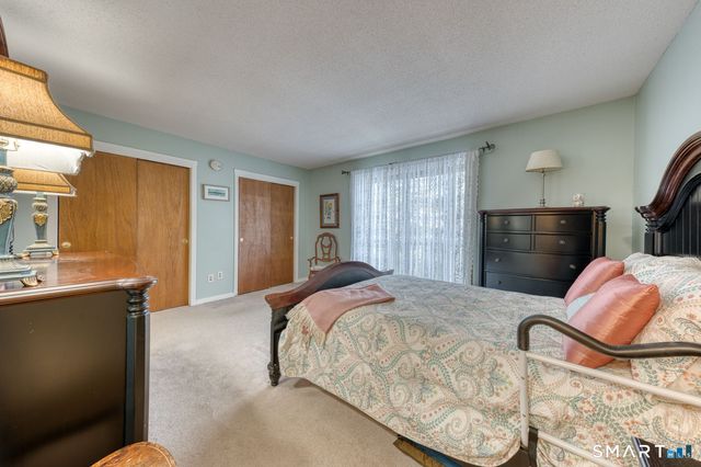 40 Hickory Hill 40, Southington, CT 06489