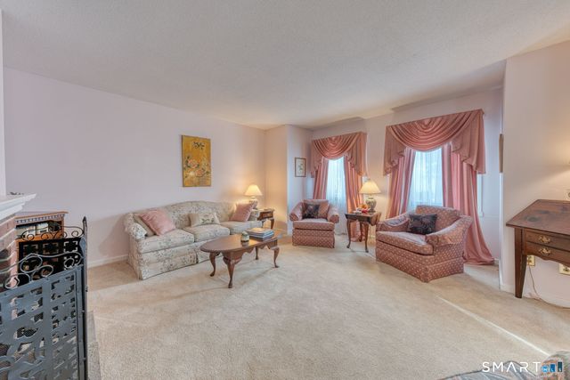 40 Hickory Hill 40, Southington, CT 06489