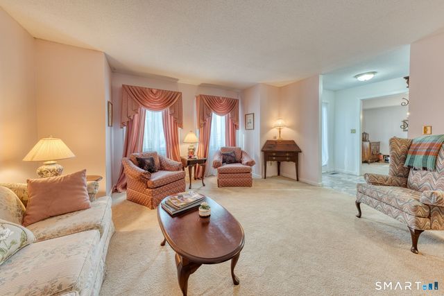 40 Hickory Hill 40, Southington, CT 06489