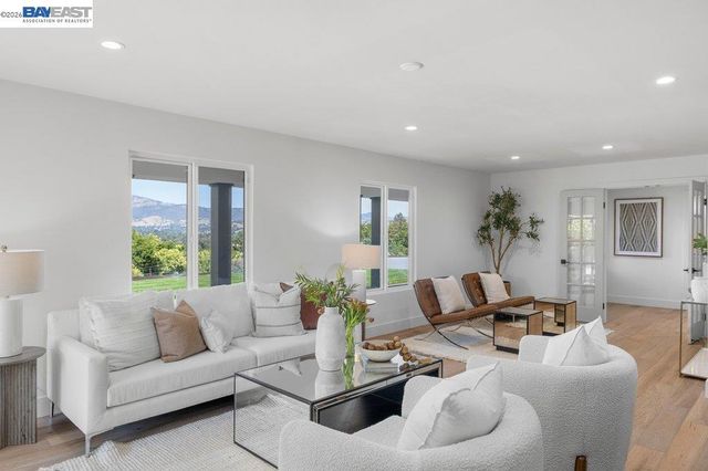 481 Montcrest Pl, Danville, CA 94526