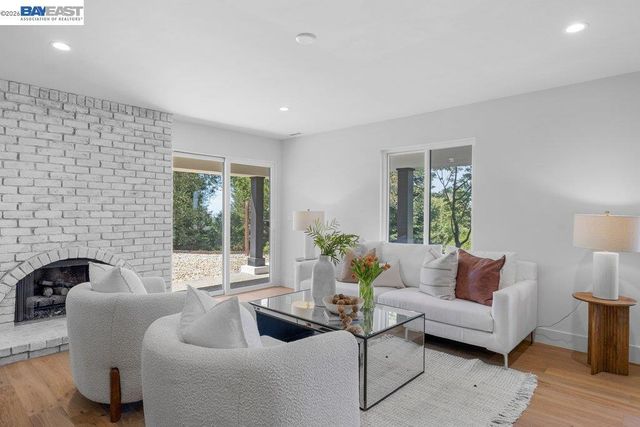 481 Montcrest Pl, Danville, CA 94526