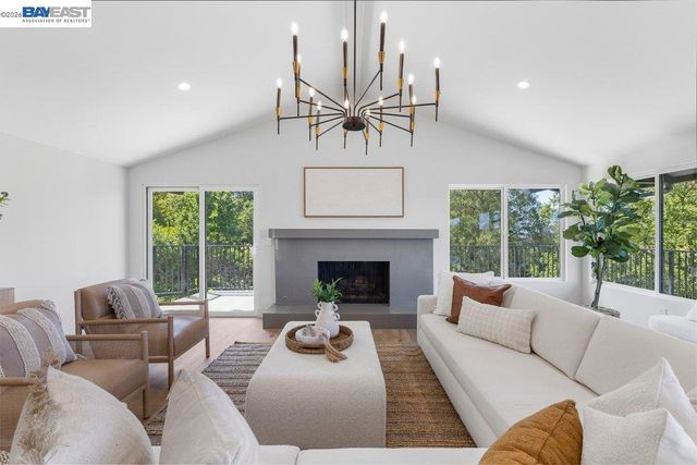 481 Montcrest Pl, Danville, CA 94526