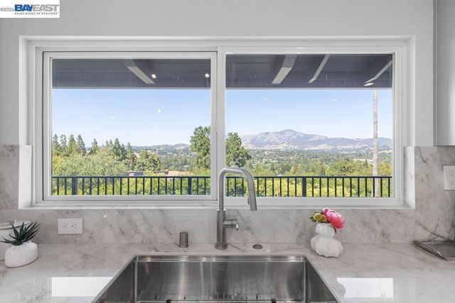 481 Montcrest Pl, Danville, CA 94526