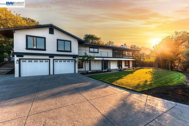 481 Montcrest Pl, Danville, CA 94526