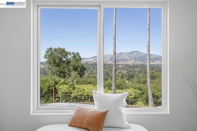 481 Montcrest Pl, Danville, CA 94526