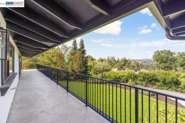 481 Montcrest Pl, Danville, CA 94526