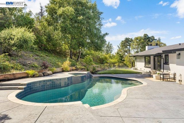 481 Montcrest Pl, Danville, CA 94526