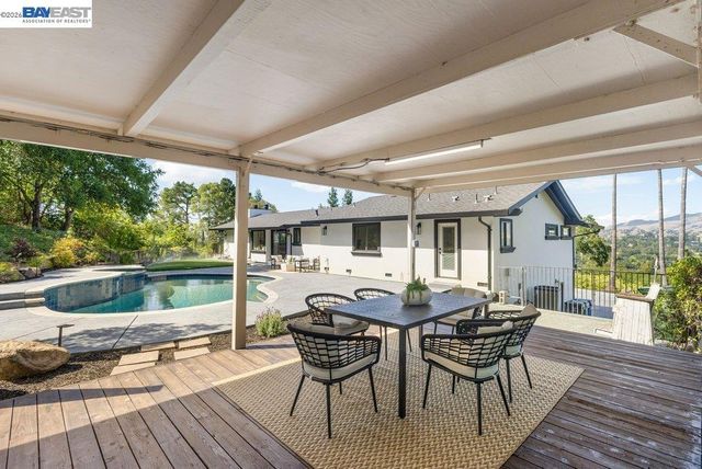 481 Montcrest Pl, Danville, CA 94526
