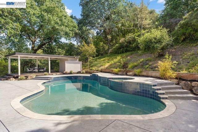 481 Montcrest Pl, Danville, CA 94526