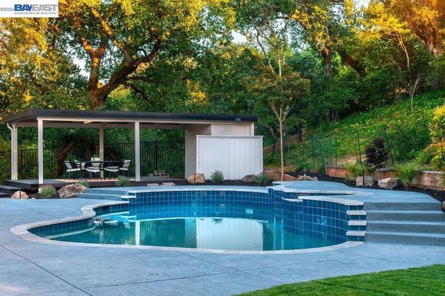 481 Montcrest Pl, Danville, CA 94526