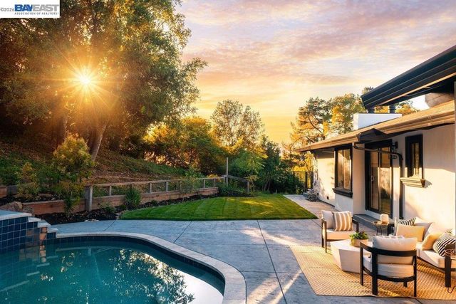 481 Montcrest Pl, Danville, CA 94526