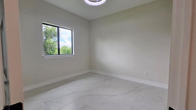 3410 NW 39th Lane, Cape Coral, FL 33993