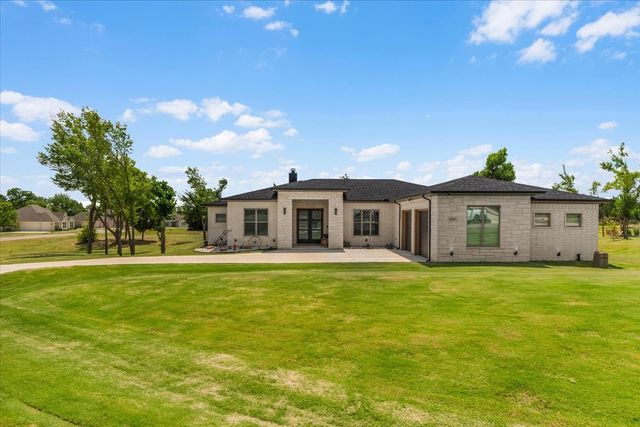 1039 Monaco Court, Springtown, TX 76082