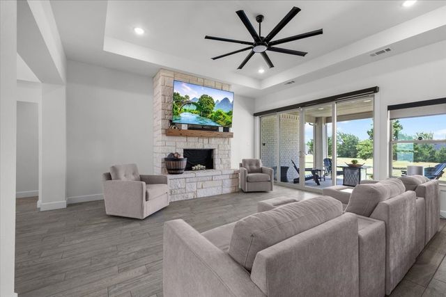 1039 Monaco Court, Springtown, TX 76082