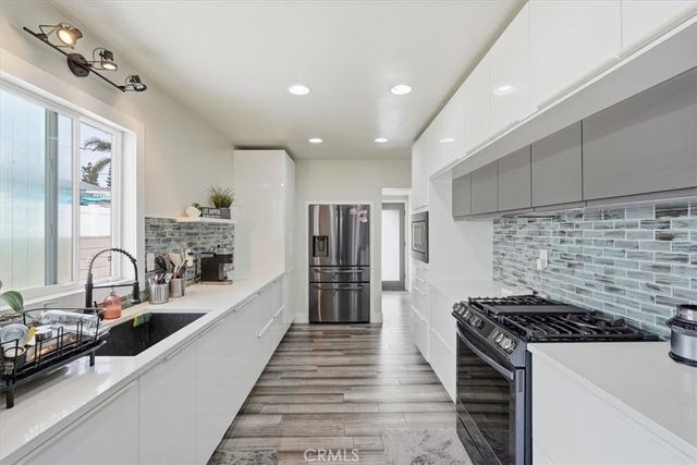 2215 N Spurgeon Street, Santa Ana, CA 92706