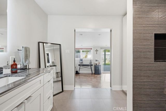 2215 N Spurgeon Street, Santa Ana, CA 92706