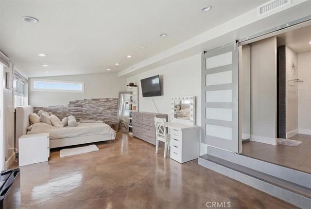2215 N Spurgeon Street, Santa Ana, CA 92706
