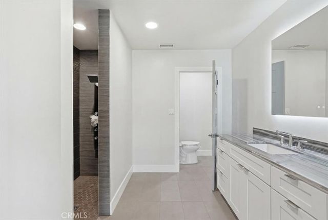 2215 N Spurgeon Street, Santa Ana, CA 92706