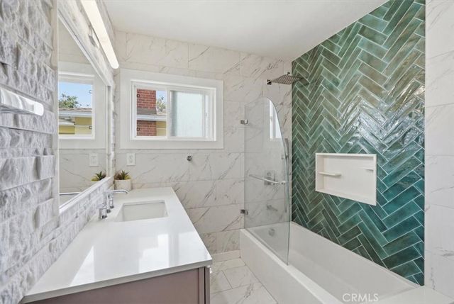 2215 N Spurgeon Street, Santa Ana, CA 92706