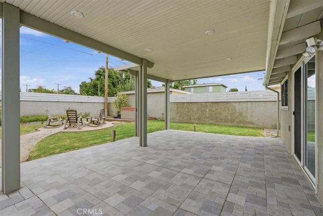 2215 N Spurgeon Street, Santa Ana, CA 92706