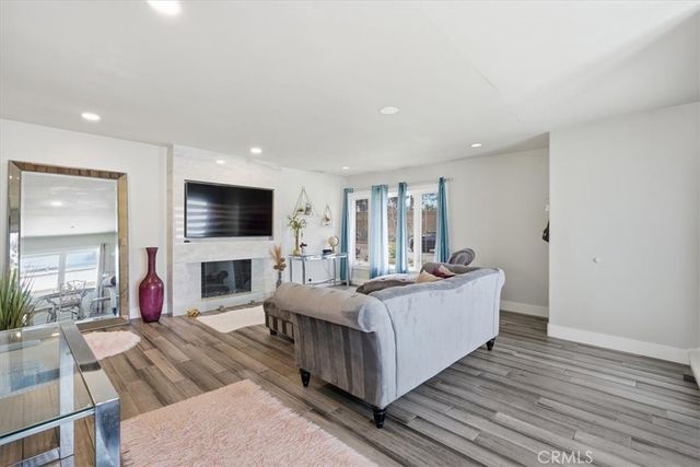2215 N Spurgeon Street, Santa Ana, CA 92706