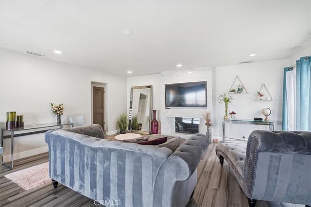 2215 N Spurgeon Street, Santa Ana, CA 92706