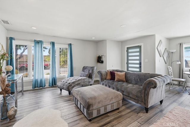 2215 N Spurgeon Street, Santa Ana, CA 92706